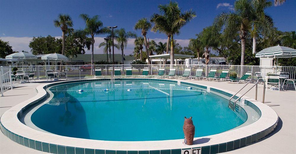 Groves Rv Resort Harlem Heights Bagian luar foto