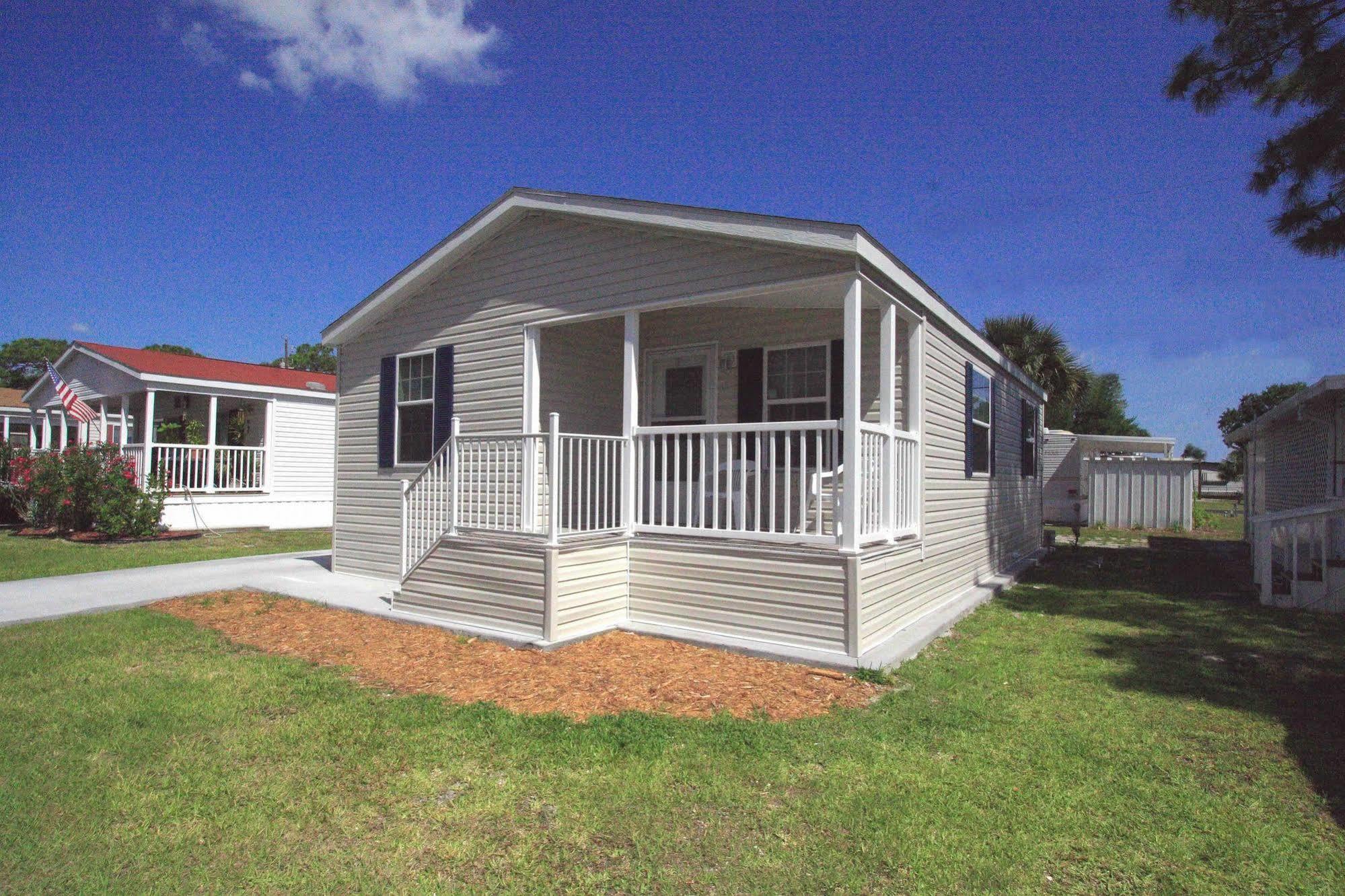 Groves Rv Resort Harlem Heights Bagian luar foto