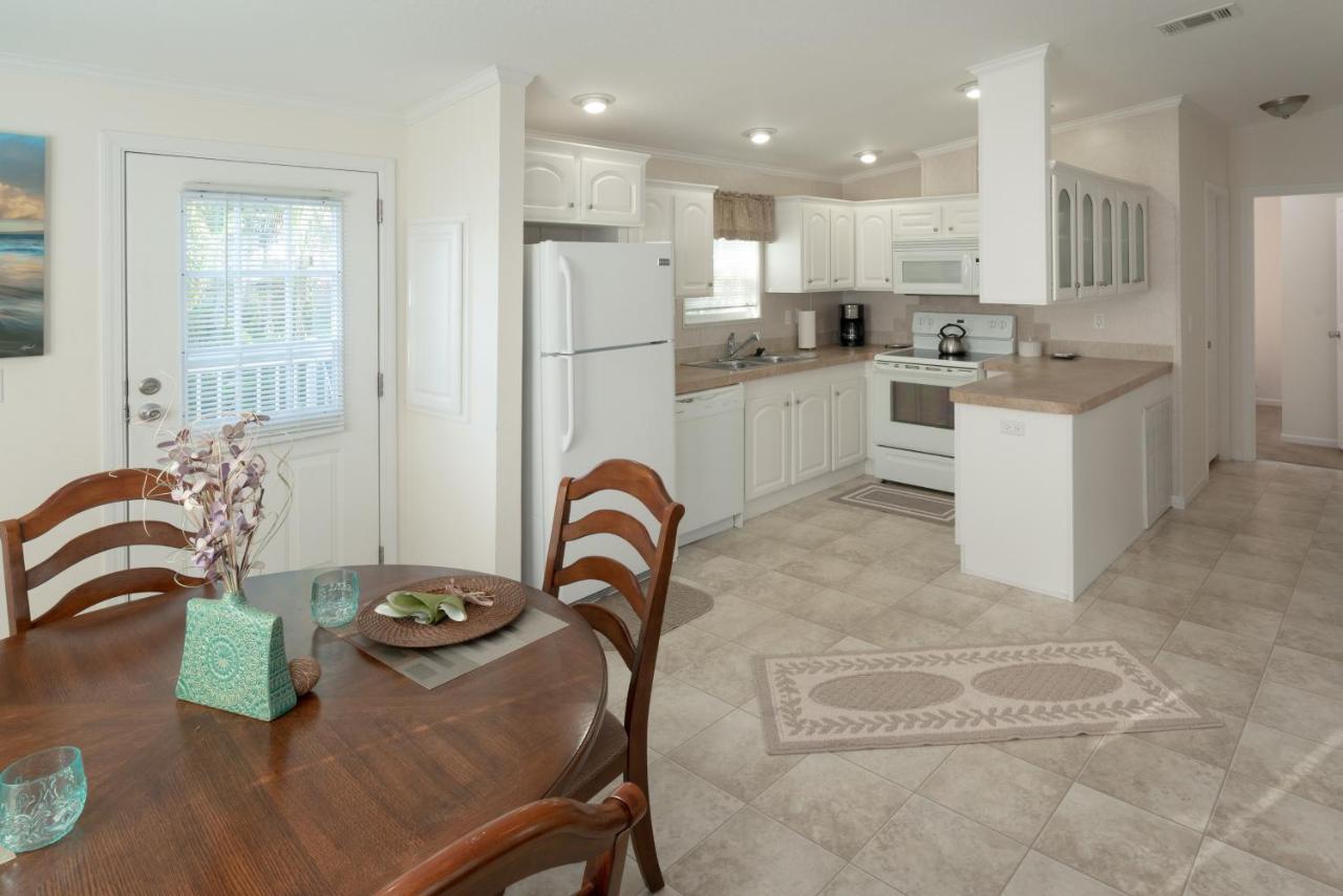 Groves Rv Resort Harlem Heights Bagian luar foto